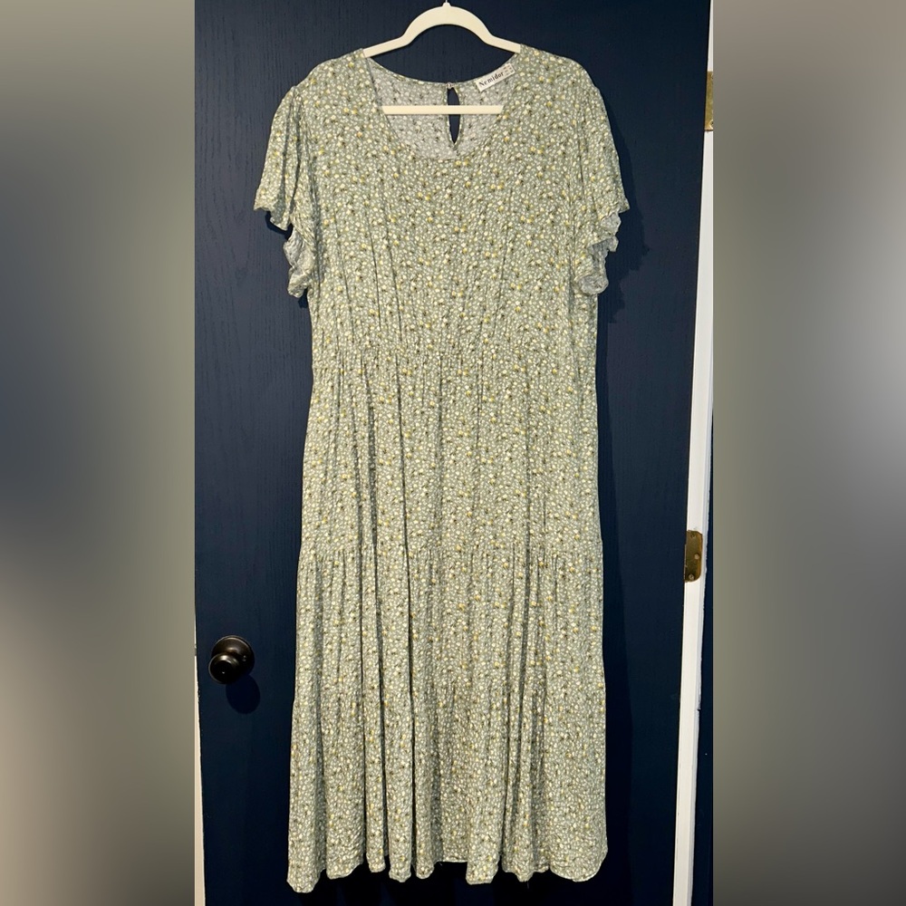 Floral Green Midi Dress - 🥂 sale!